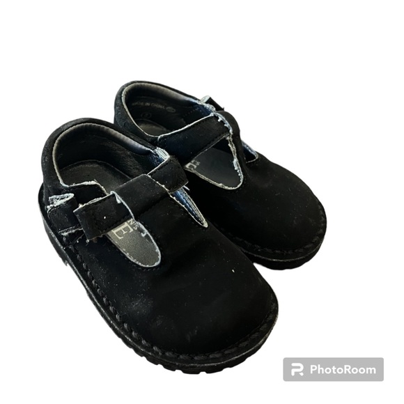 ◼️CHILDREN’S PLACE: Baby girl size 3, black t-strap shoes w/velcros, preowned◼️ - Picture 1 of 11